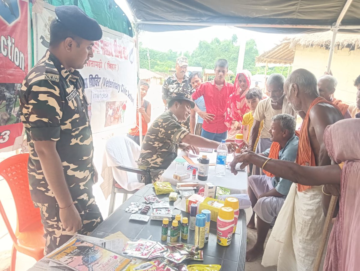 20BnSSB_INDIA's tweet photo. 20 Bn SSB Sitamarhi organized a Veterinary camp in Sijua village, benefiting 106 animals. Commandant (Veterinary) Dr. S.N. Singh from SHQ MJPR provided treatment and distributed medicines. Free medicine was also distributed to villagers in need. #VeterinaryCare #20BNSSB #SSBINDIA https://t.co/yVQSDymJky