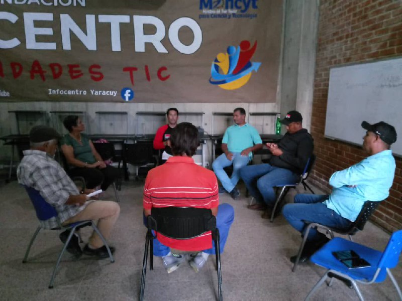 IsisDomingue2's tweet photo. En nuestros @infocentroOce, las organizaciones y movimientos sociales encuentran espacios para el saber y explorar TIC, somos el nodo de acción del poder popular, aquí desde @YAR23F.

#VenezuelaObrera
¡Vamos!
@Gabrielasjr
@LarosaInfove
@InfocentroOce https://t.co/K2T6Qde76k