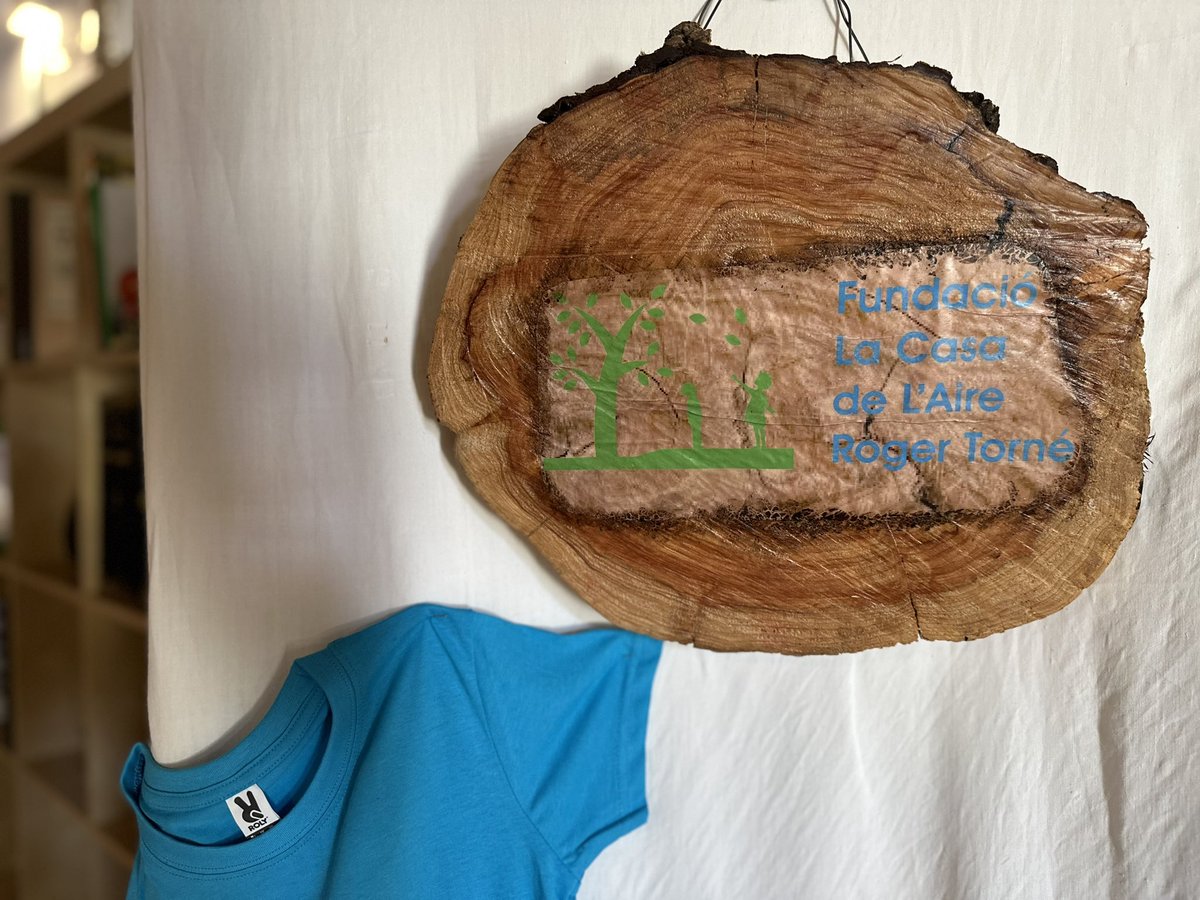 Drets Socials i Inclusió (@dsocialscat) on Twitter photo 🏠 La <a href="/Casadelaire_/">Fundació La Casa de l'Aire Roger Torné</a> promou l’educació i el lleure a la natura entre infants i famílies en situació de vulnerabilitat, contribuint a millorar el seu benestar físic i emocional.
📍El conseller <a href="/carlescampuzano/">carles campuzano</a> i la SIAJ <a href="/nuriavallsc/">Núria Valls Carol</a> han visitat avui el seu equip a la Masia Can 🏠 La <a href="/Casadelaire_/">Fundació La Casa de l'Aire Roger Torné</a> promou l’educació i el lleure a la natura entre infants i famílies en situació de vulnerabilitat, contribuint a millorar el seu benestar físic i emocional.
📍El conseller <a href="/carlescampuzano/">carles campuzano</a> i la SIAJ <a href="/nuriavallsc/">Núria Valls Carol</a> han visitat avui el seu equip a la Masia Can