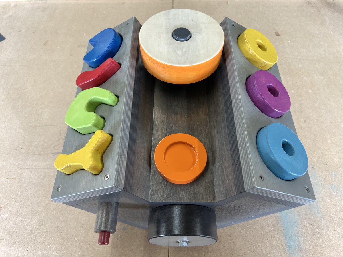 Putting some of the final pieces in place for the Children's Discovery Museum in Waterville, ME!

#newenglandmuseums #museumexhibits #museumexhibit #42df #designfabrication #customcreations #42designfab #exhibitdesign #museumfabrication #wip