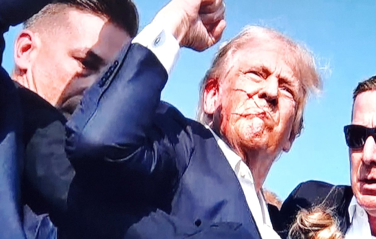 The media knows that this image has the power to end their stranglehold on America.

Thus, they're burying it and avoiding using it at all costs.

Share it every time you see it.