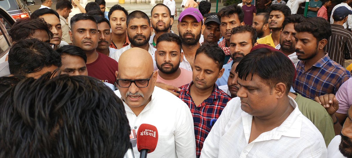 #रेलवे में 3 लाख पद खाली पड़े हैं #रेल_एक्ट_अप्रेंटिस_को_GM_Power से बहाल करें जल्द से जल्द आदेश जारी करें श्रीमान जी 
<a href="/AIRAAAOFFICIAL/">All India Railway Act Apprentice Association</a> 
<a href="/AshishMisshra/">𝘼𝙨𝙝𝙞𝙨𝙝 𝙈𝙞𝙨𝙝𝙧𝙖</a> 
<a href="/narendramodi/">Narendra Modi</a> 
<a href="/RahulGandhi/">Rahul Gandhi</a>
न्याय दें सर
