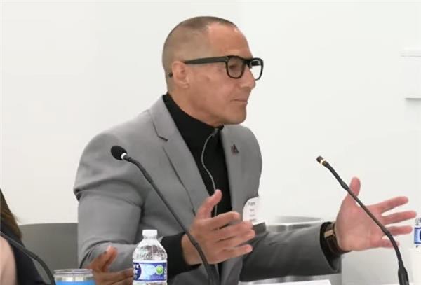 Franchising411's tweet image. .@PuroClean vice chair Frank Torre says “It was a struggle to keep climbing that ladder without the franchising opportunity.” #OpenforOpportunity