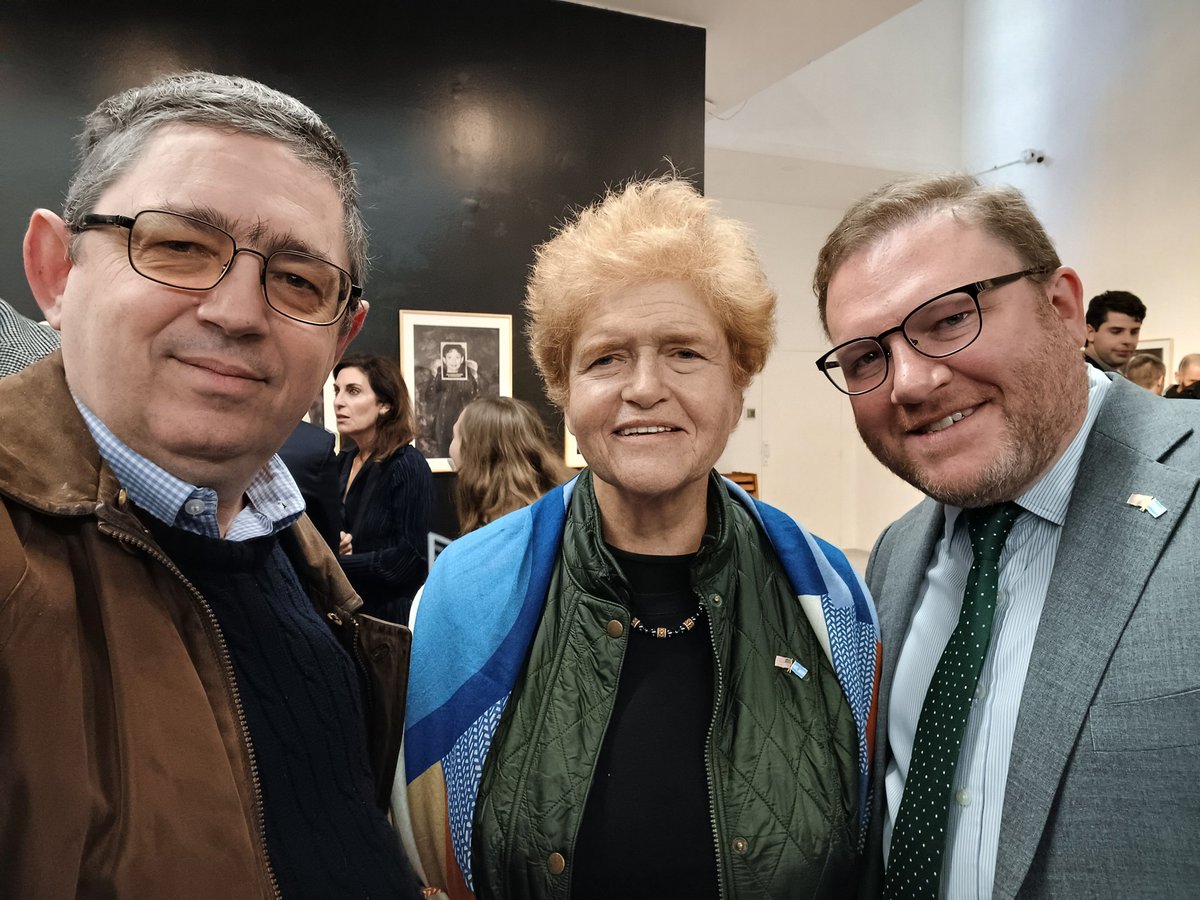 Participe de los actos por el 30 aniversario del atentado terrorista  a AMIA. Miles de personas de diversos países, funcionarios publicos,  todos reclamando JUSTICIA. Me levantar la foto de Andres Malamud Z"L. Saludé a Deborah Lipstadt y a Victoria Villarruel, entre tantos otros.
