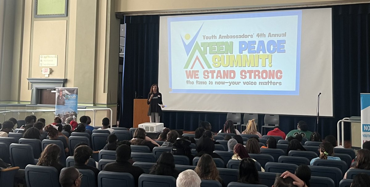 MannyAbarcaIV's tweet photo. Honored to be able to join the @YAmbassadorsKC for their annual Teen Peace Summit.
Together we can accomplish so much to stop the violence in #KansasCity . I will do my part, and these teens are using their voices to do theirs!
On Monday, July 22nd we welcome everyone of these youth ambassadors and others to join us at the 10:30 Health and Environment committee meeting on the 2nd floor of the downtown @JacksonCountyMO Courthouse! Join us!