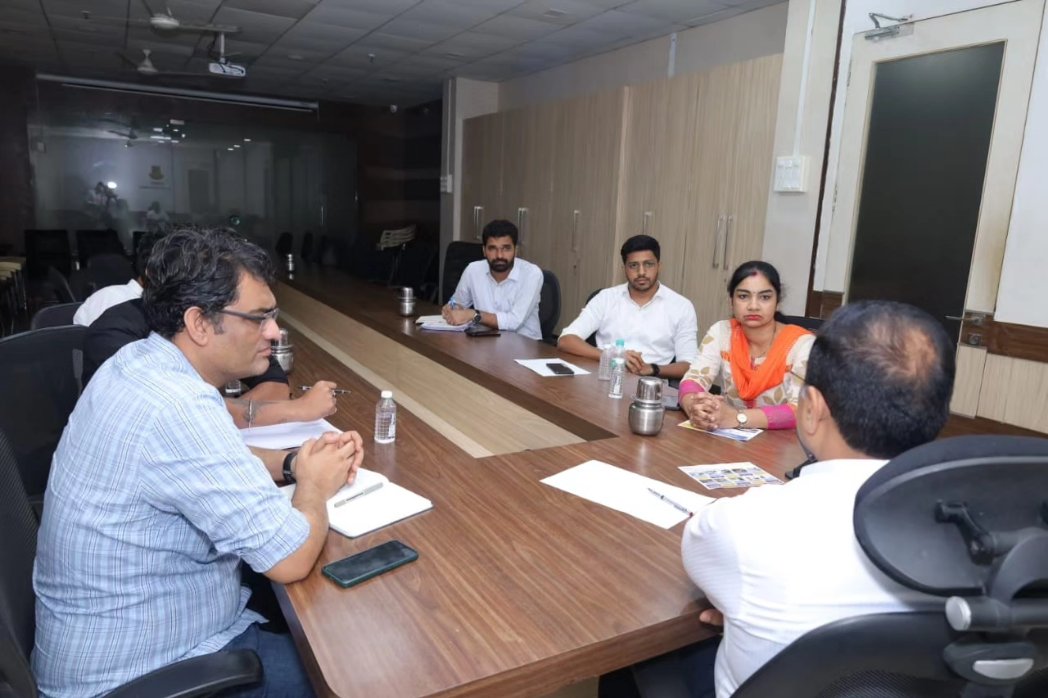 My_MBMC's tweet photo. We had a fruitful meeting and discussions with representatives from https://t.co/PcNpBgUWcr and Tata Strive. Explored collaboration opportunities and are looking forward to an impactful partnership. Stay tuned for more updates!
#MBMC #InnovationCell #KaamDotCom #TataStrive #Collaboration #FutureGoals #CommunityEmpowerment