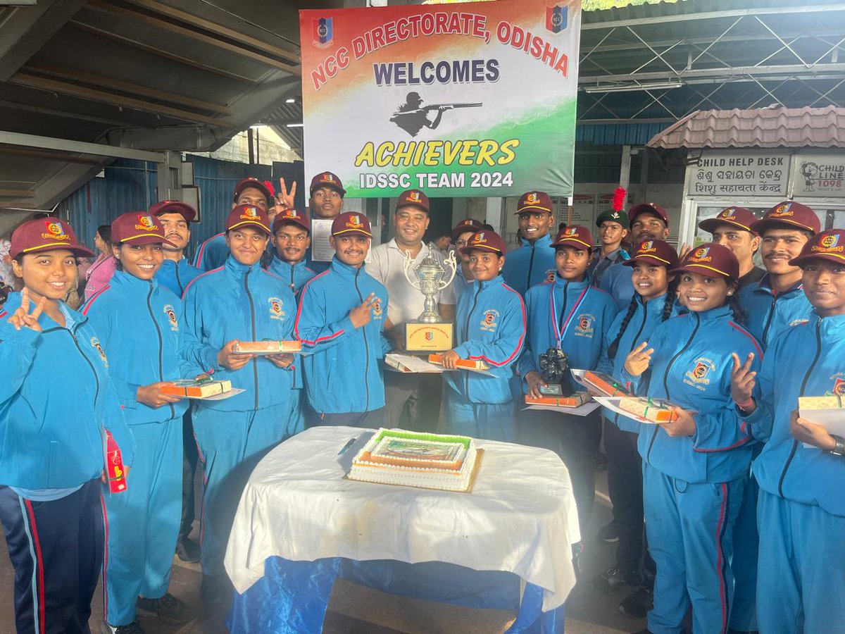 NCC_RDWU's tweet photo. Our Cdt Puspanjali Mohapatra was felicitated by DDG @NCCDteOdisha Cmde J Suresh for her stellar performance at IDSSC 2024. The entire team was also felicitated for winning the 2nd Runner Up Trophy.
@1orissagirls
@RDWUniversity
#NCC #IDSSC #Trophy #NCCAchievers #shooting https://t.co/D4qiOpHGQq