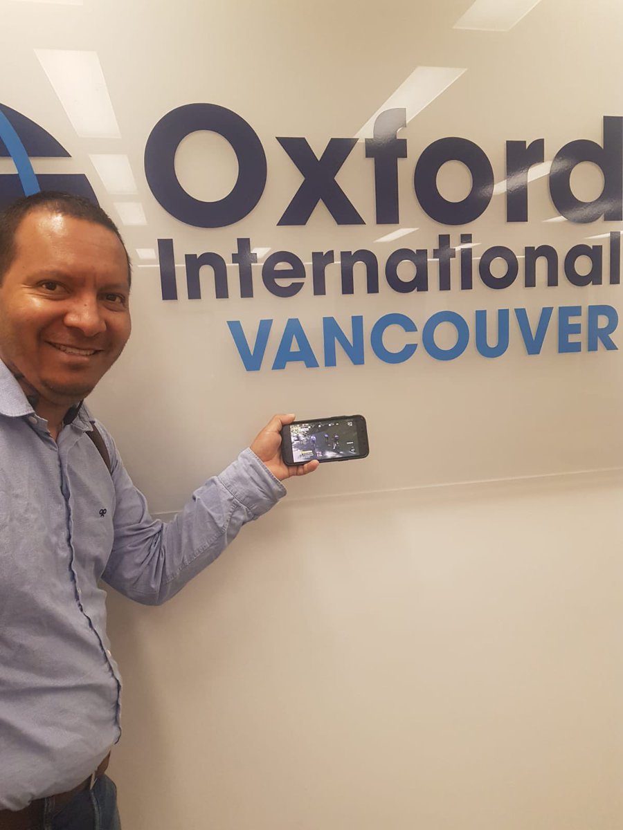 danielricardod's tweet photo. Desde Vancouver, un país donde la TV no pasa el tour, pero un Colombiano jamás se pierde un Tour de Francia #ELTOURXRCN https://t.co/ewJntXfvqQ