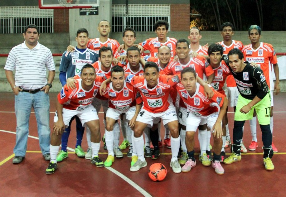 Futsaltven's tweet photo. #FutsalTV | #TBT
El plantel de Bucaneros de La Guaira que disputó la Copa Merconorte de Valera en el año 2013
¿A quien reconoces?
@Meridianoonline
#futsal #meridianotv #bucaneros #merconorte https://t.co/8W539bbquT