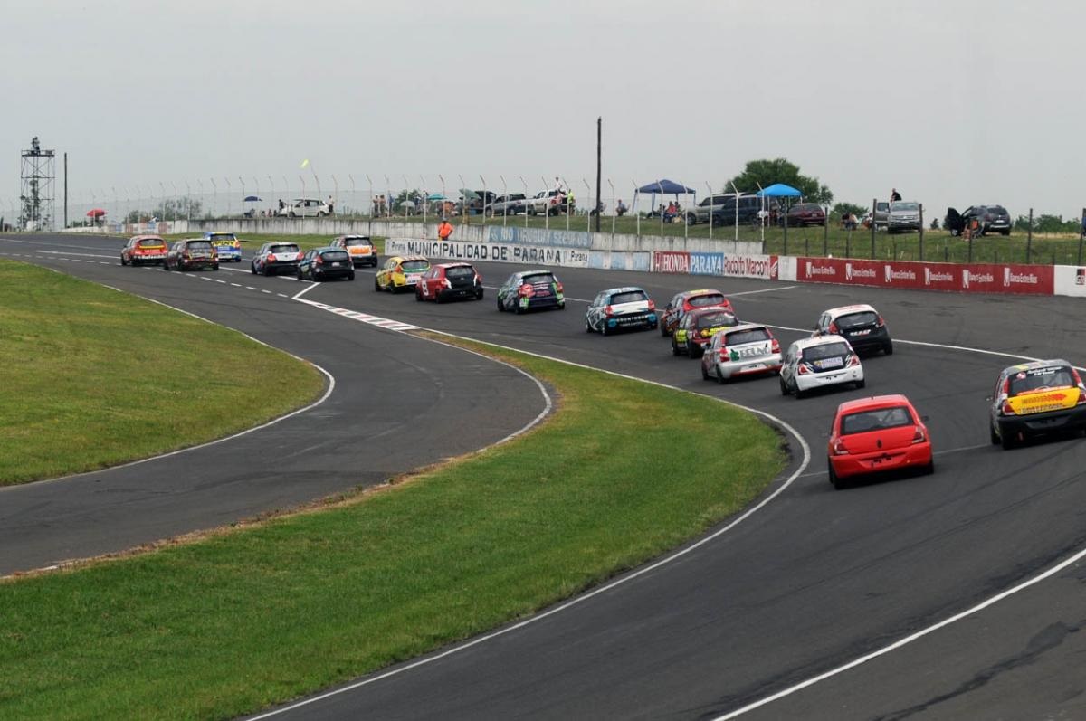 #TurismoPista | Los debutantes que tendrá la fecha de <a href="/CVEoficial/">Club de Volantes Entrerrianos Autodromo de paraná</a> 

La sexta ronda se corre en el autódromo del Club de Volantes Entrerrianos, con 139 autos entre los cuales se destacan cuatro nuevos pilotos. 

campeones.com.ar/turismo-pista-…