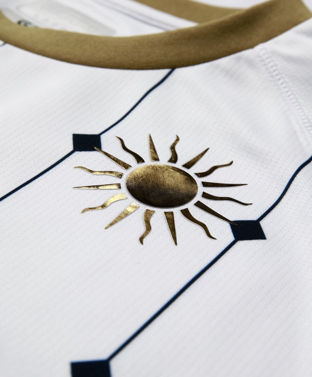 enecd14's tweet image. Me han encantado las camisetas del FC Versailles, Kappa es elegancia y clase (cuando quiere)