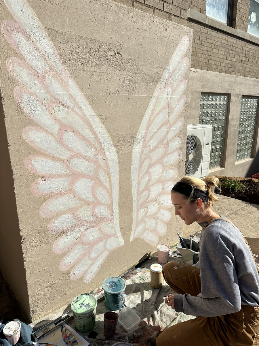 PTA upgraded our Reading Garden, and we are so excited our Angels get to use this refreshed space! They purchased and installed new sails that provide some much-needed shade and picnic tables — and even painted a mural on the wall. 

Thank you to our amazing PTA for all you do!