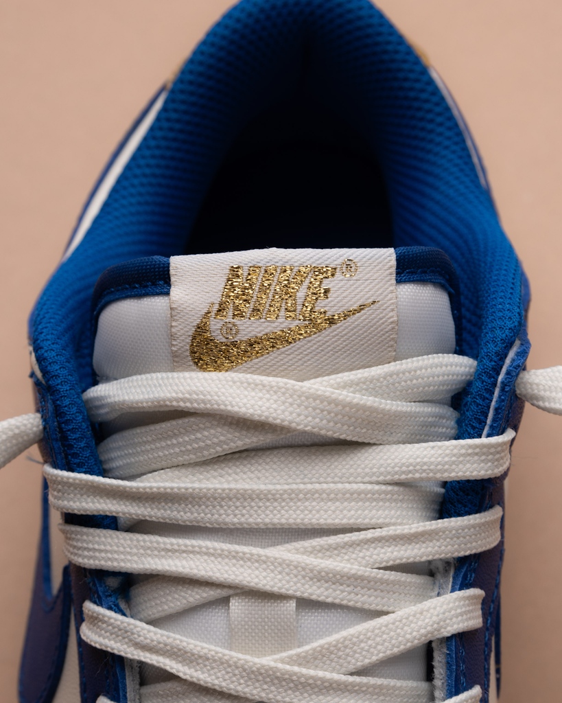 JustFreshKicks's tweet photo. Nike Dunk Low 'Kansas City Royals' 💙

https://t.co/2XD0Vvjxei https://t.co/o2TzX2OoeE