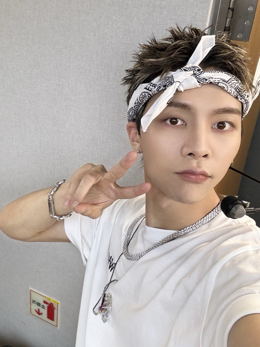 삐그덕 활동 이제 시작했어요!
노래도 좋고 퍼포먼스도 좋아서 시작부터 너무너무 즐겁네요 ㅎㅎ
이번 삐그덕 활동 같이 즐겨보아요🥰

#JOHNNY 
#NCT127 #WALK #NCT127_WALK
#삐그덕 #NCT127_삐그덕
#NCT127_삐그덕_Walk