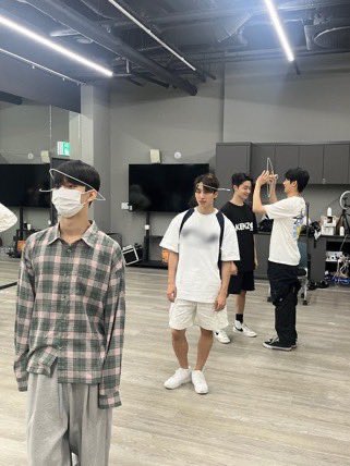 kimsunwoorld's tweet photo. our silly boyz, love them so much our happiness https://t.co/i1HLSS7MMQ
