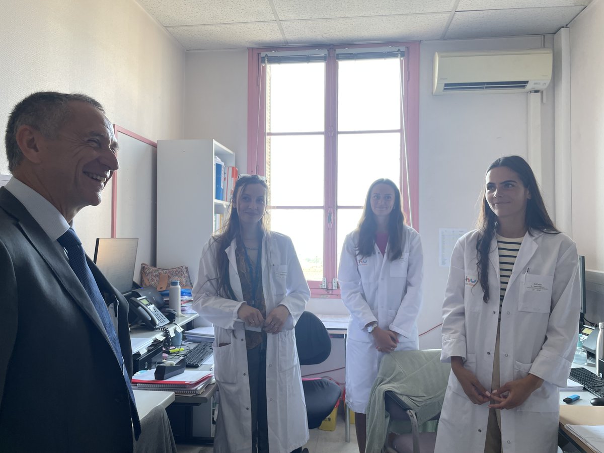 M. le Directeur général, à la rencontre de l'équipe du pôle cardiologie vasculaire, thorax, pneumologie et néphrologie.
quelques chiffres : 203 lits d'hospitalisation, de 10 à 12 000 consultations pour la #pneumologie, la chirurgie vasculaire et la #cardiologie en 2023.
