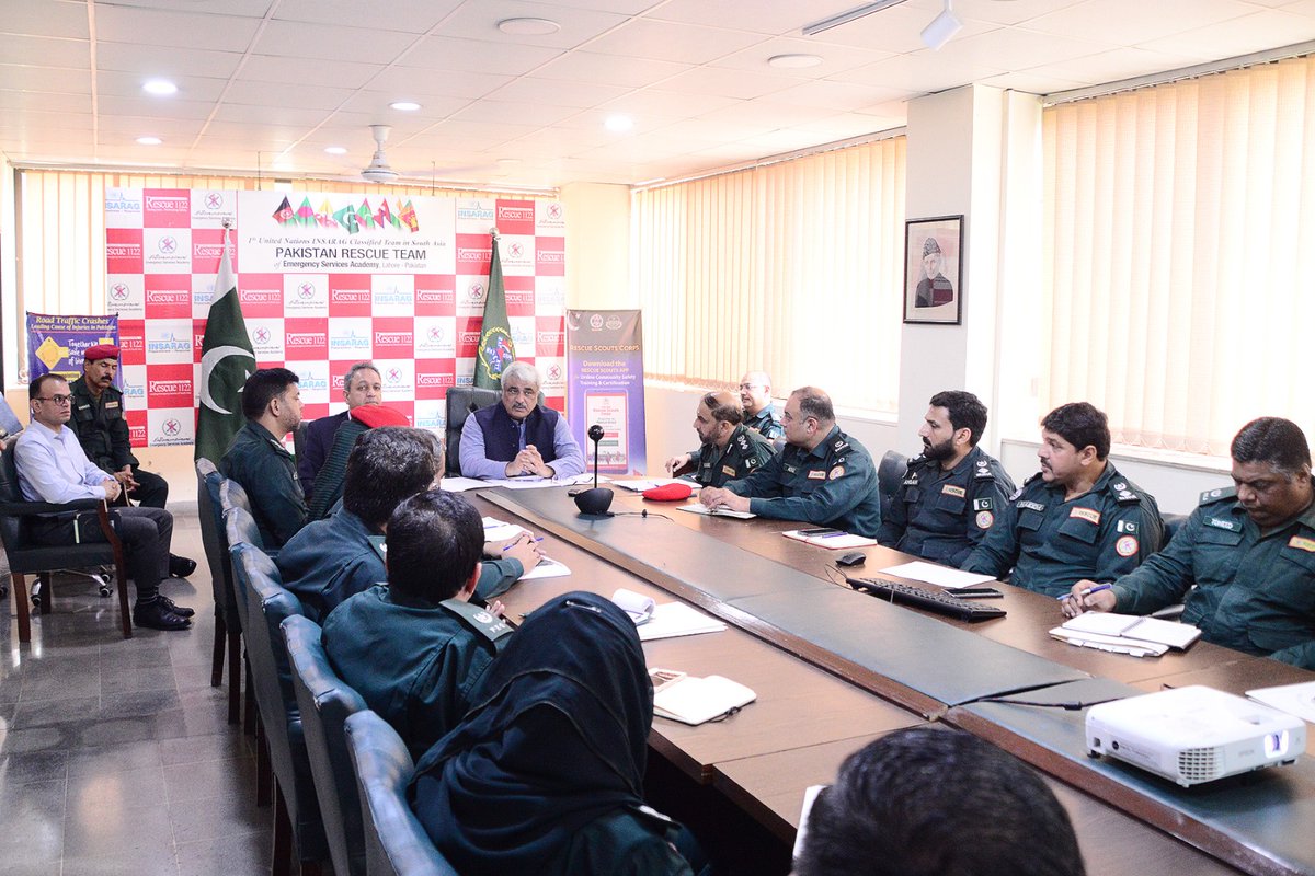 pesrescue1122's tweet photo. 52,649 عزاداران کو پنجاب بھر میں عاشورہ کے دوران ایمرجنسی سروسز فراہم ک�� گئی صوبائی وزیر برائے صحت وایمرجنسی سروسزنے محرم الحرام کے دوران ایمرجنسی سروسز فراہم کرنے والے ریسکیو اہلکاروں کی خدمات کو سراہا*
@GovtofPunjabPK
@TeamMNSharif 
@maryamnawazkhan https://t.co/mja9AFANwI