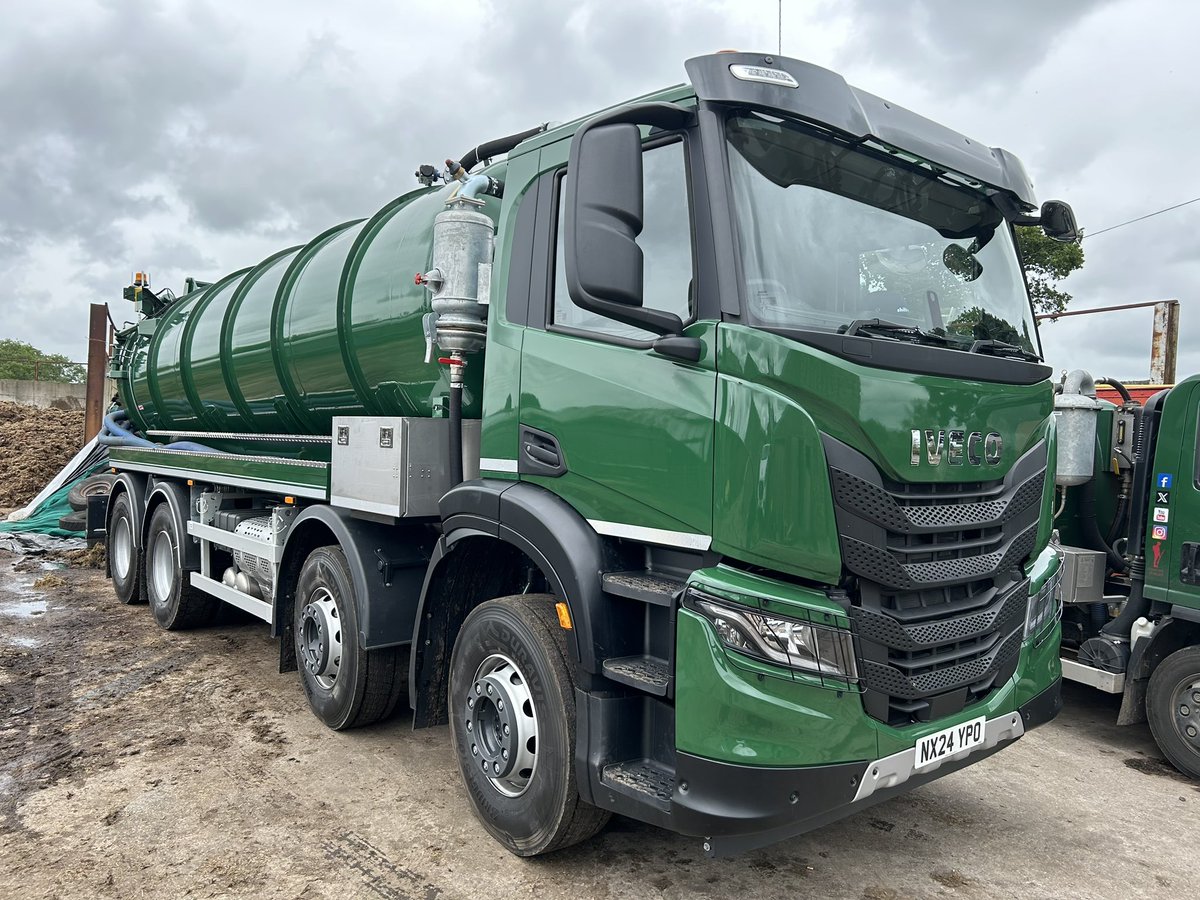 shiftituk's tweet image. The final piece of the puzzle.

We have spent the last couple of years updating our fleet, and last week this beauty turned up! #shiftit

Thank you @gkandn 😎😎