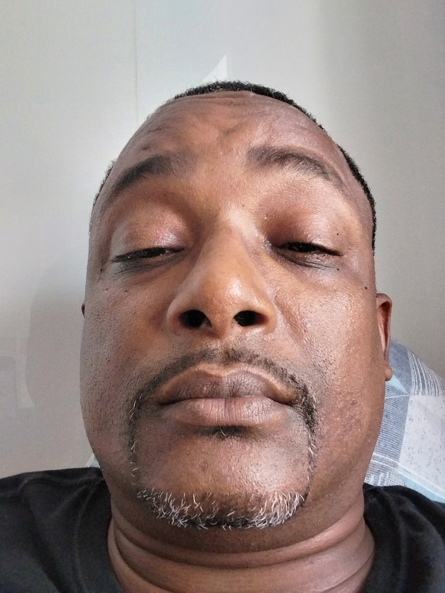 Fumádão cheio de problemas +vcs não tem culpa então,bom dia tropa 🍁😔