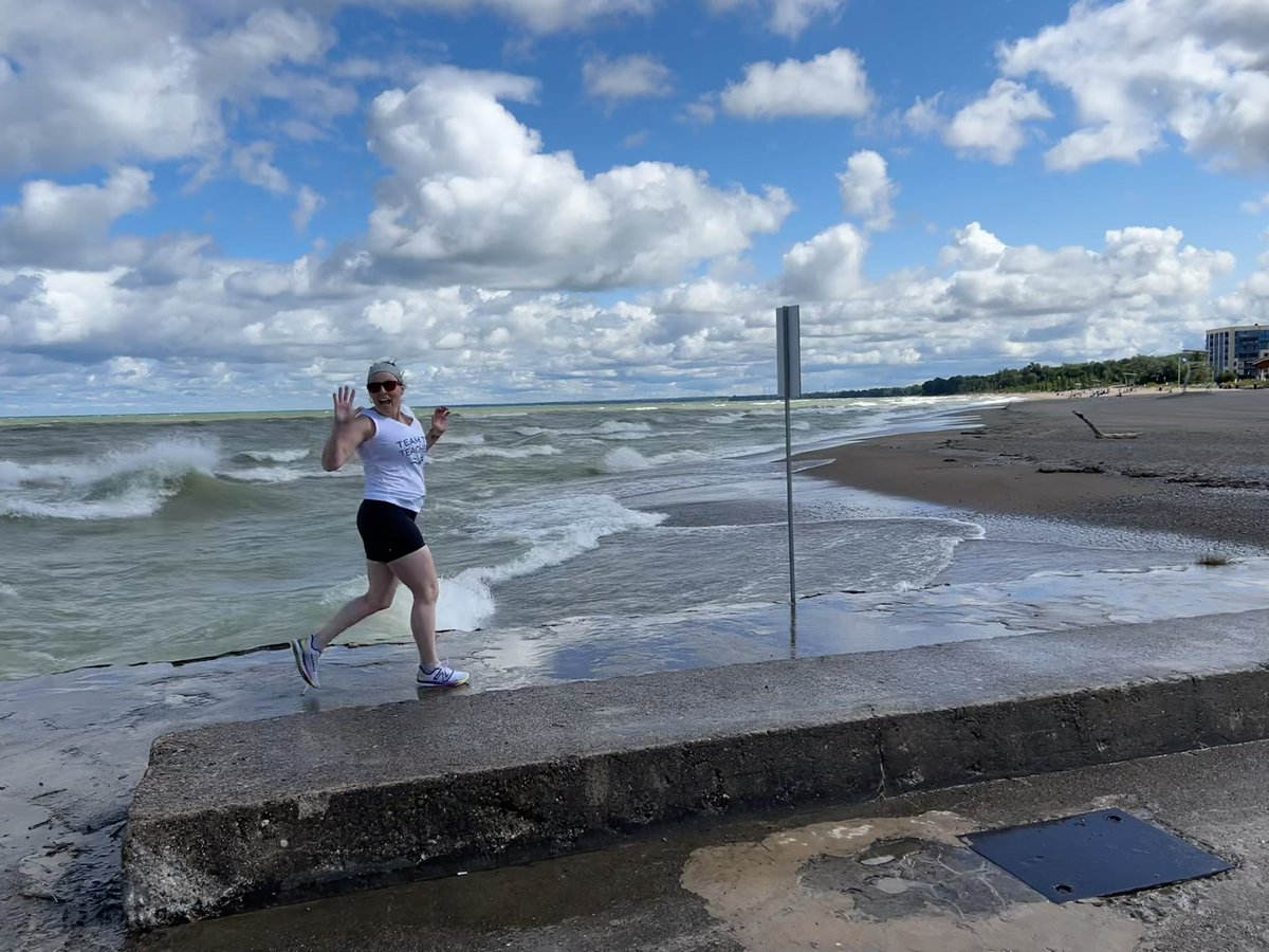 Leanne aka Mrs. L tweet media