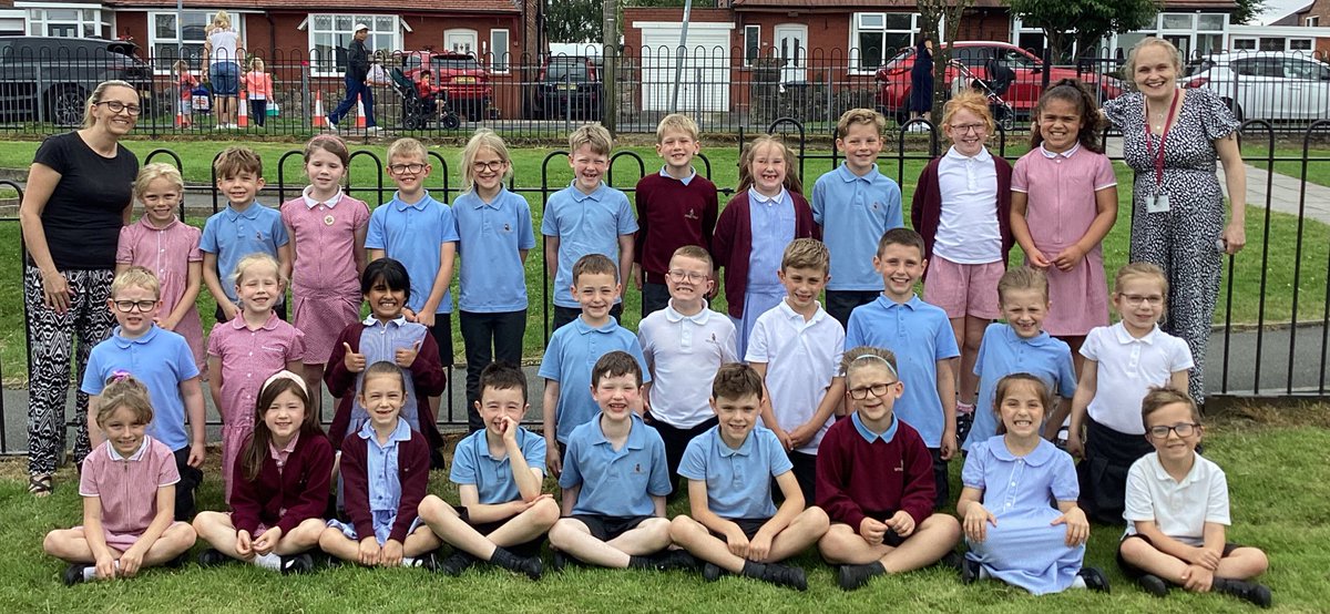 Wow! What a year Y2W! Thank you for working so hard this year, you have made us so proud. Thank you for all our gifts, we really do appreciate them. We hope you all have a lovely summer. From Mrs Wilcock and Mrs Dawber x