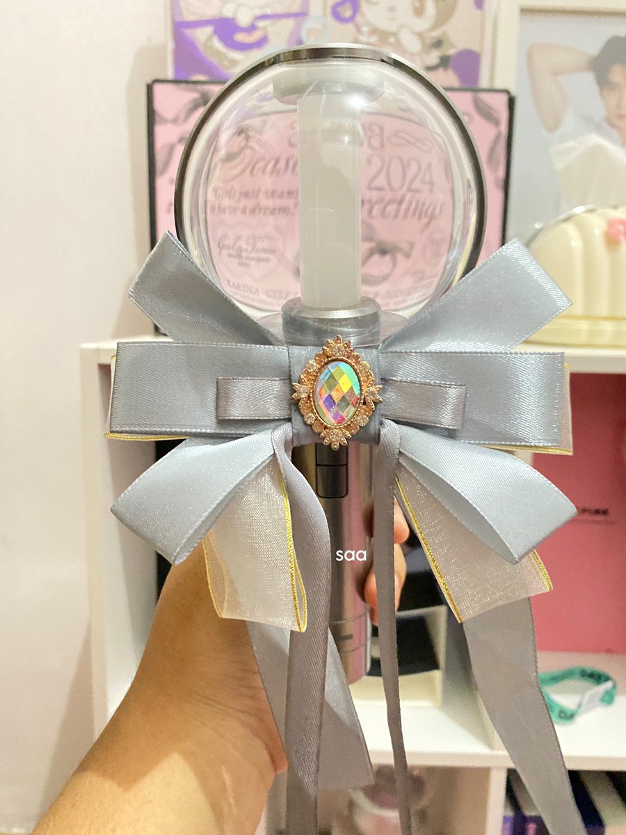 moonheejake's tweet photo. open rent/sewa lightstick Is enhypen

💸fee 300k/day
✅ include ribbon

📍tuban, jatim

❗️WAJIB BACA TNC ❗️

t. open rental ls enhypen
#ENHYPEN #FATEPLUS_IN_JAKARTA #ENHYPENinJKT https://t.co/alcqLMegsr