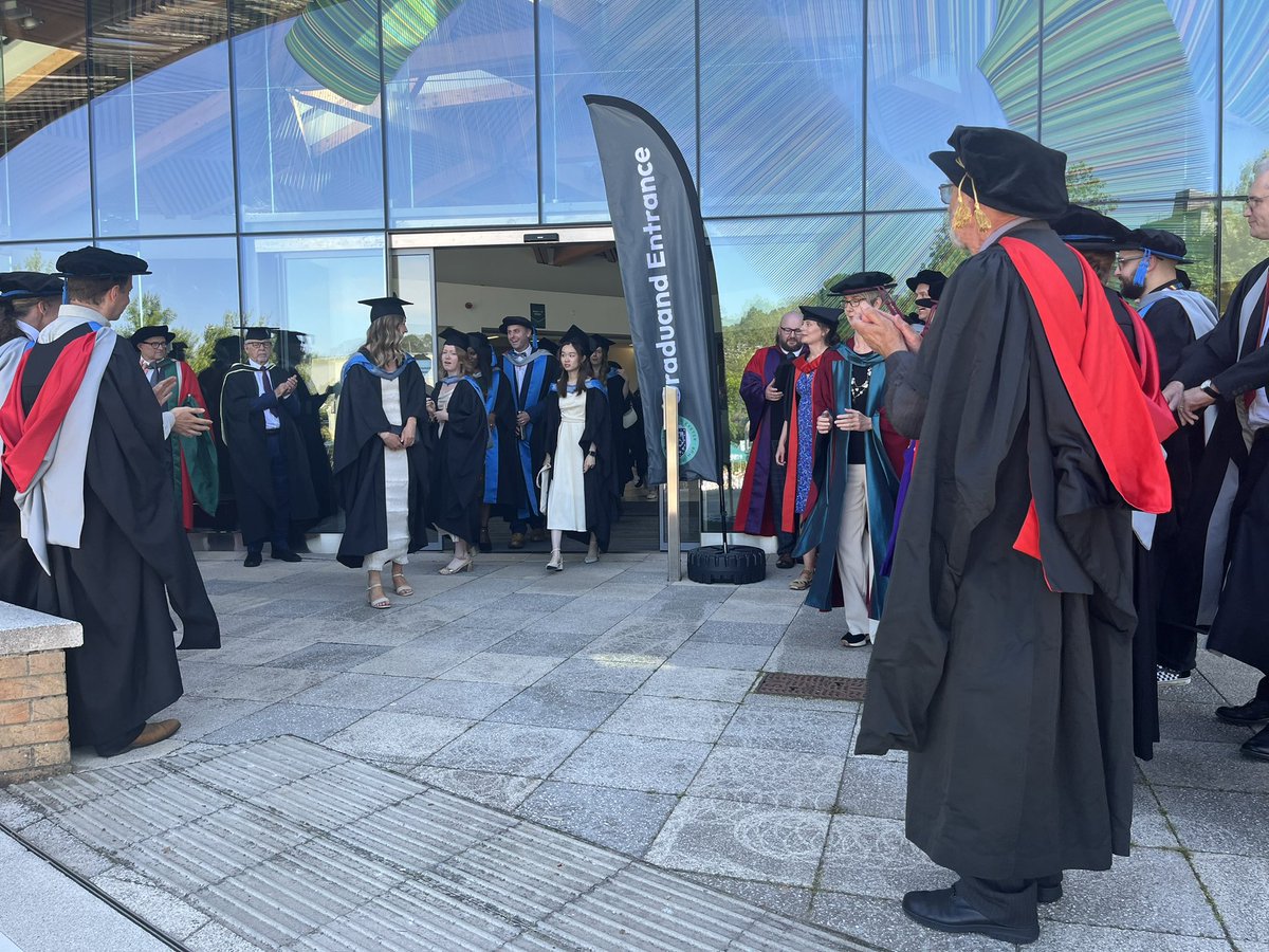 exeterpsych's tweet image. All of the Psychology staff are very proud of today’s graduates and want to wish them a huge congratulations!