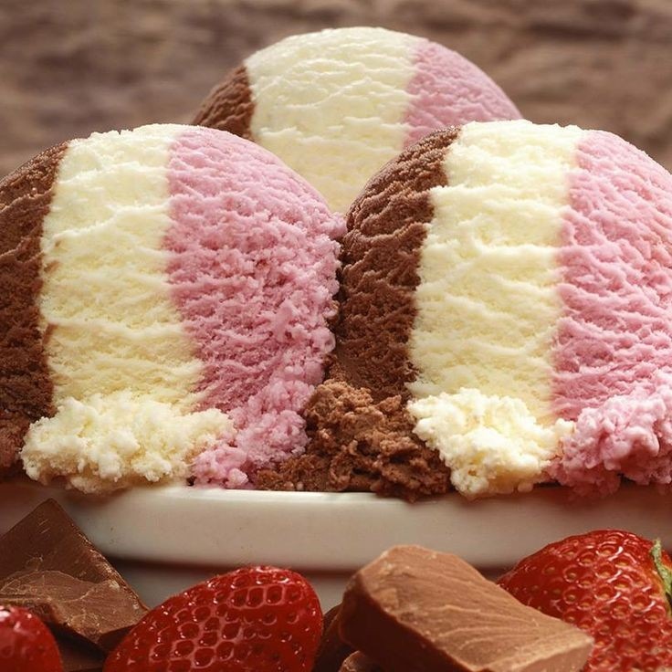 -Ha comprado helado porque hace calor. Preparó un plato para <a href="/brxnwpink/">ᅠ𝒢𝒊𝒂𝒏𝒏𝒂。</a> y esperó expectante a que la invocación funcione.- (?)