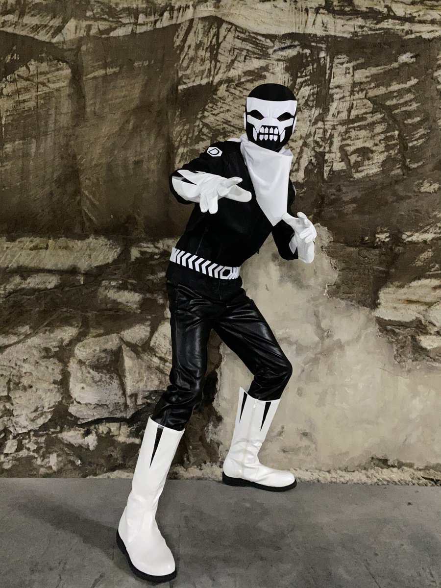 _Desmodus_'s tweet photo. Fighter D, comin' at ya from everyone's favourite car park
#GoGoLoserRanger #戦隊大失格 #FighterD #戦闘員D #Cosplay #コスプレ https://t.co/bIxbUOThfD