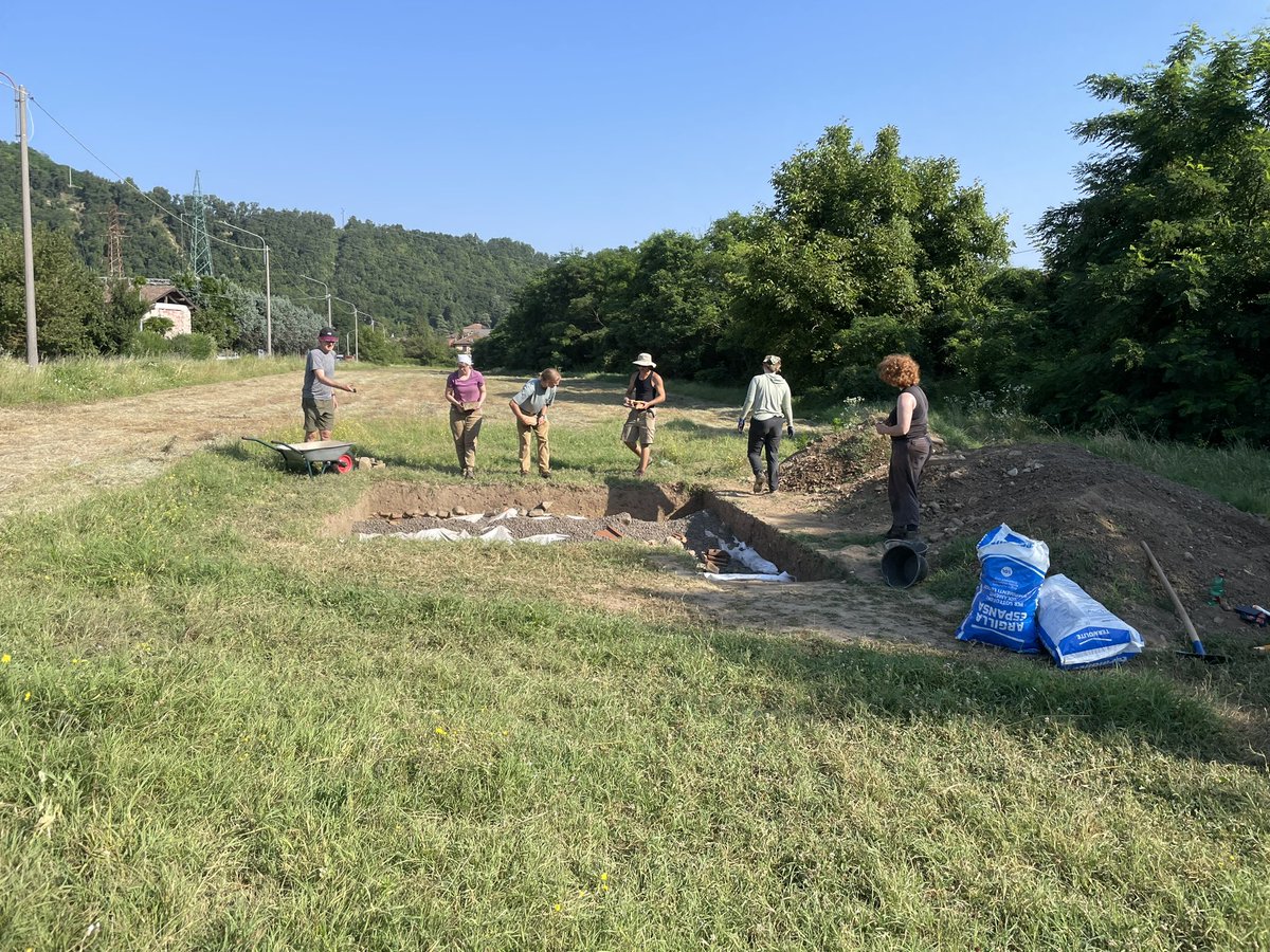 LibarnaULP's tweet photo. And just like that our trenches are closed. A few more days of post-ex work and our second season will end. #archaeology https://t.co/trjT9gsCgx