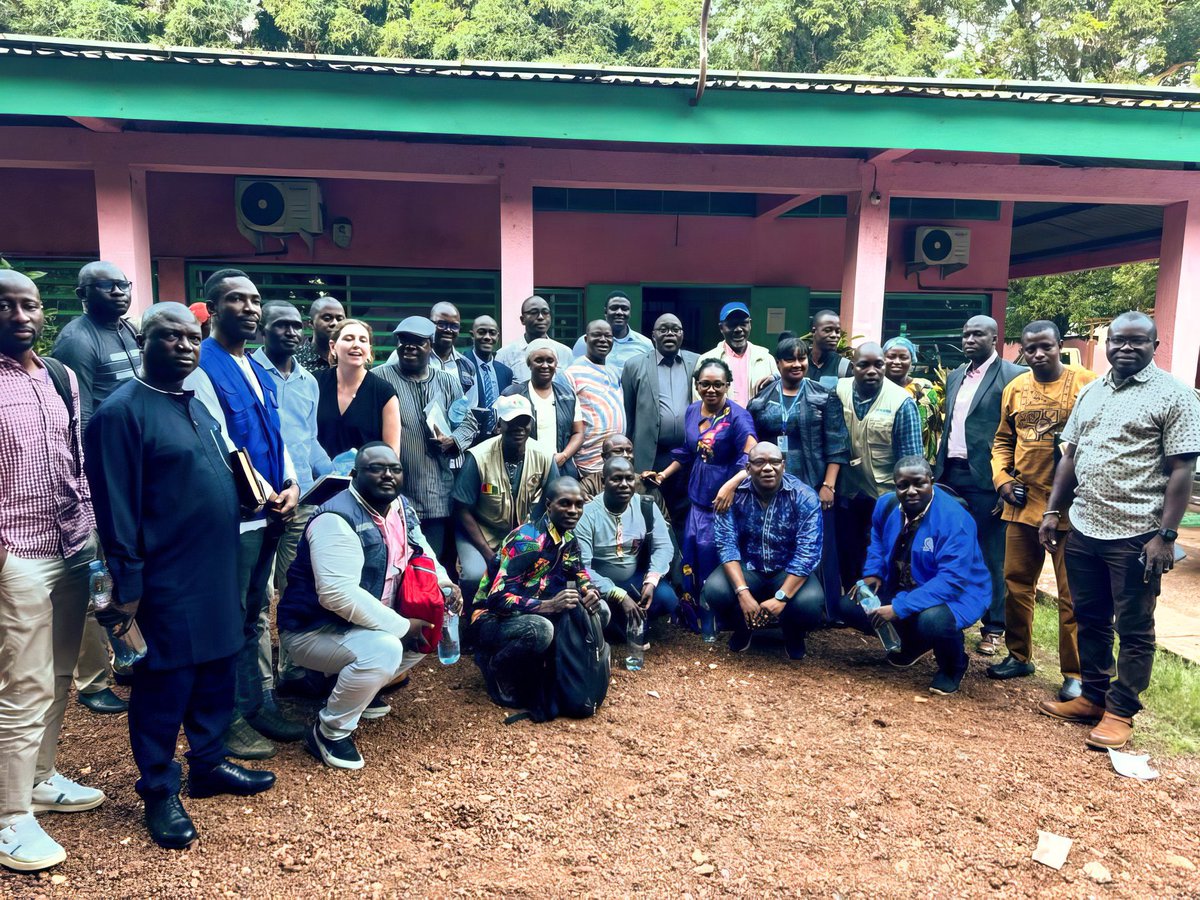 Discuter avec les communautés pour adapter les stratégies de vaccination afin de ne laisser personne de côté.
Avec les partenaires de l'Alliance <a href="/Gavi/">Gavi, the Vaccine Alliance</a>, <a href="/OIMGuinee/">OIM Guinée</a> participe à la visite de terrain sur les questions de vaccination dans les communautés à Kouroussa et à Kankan.