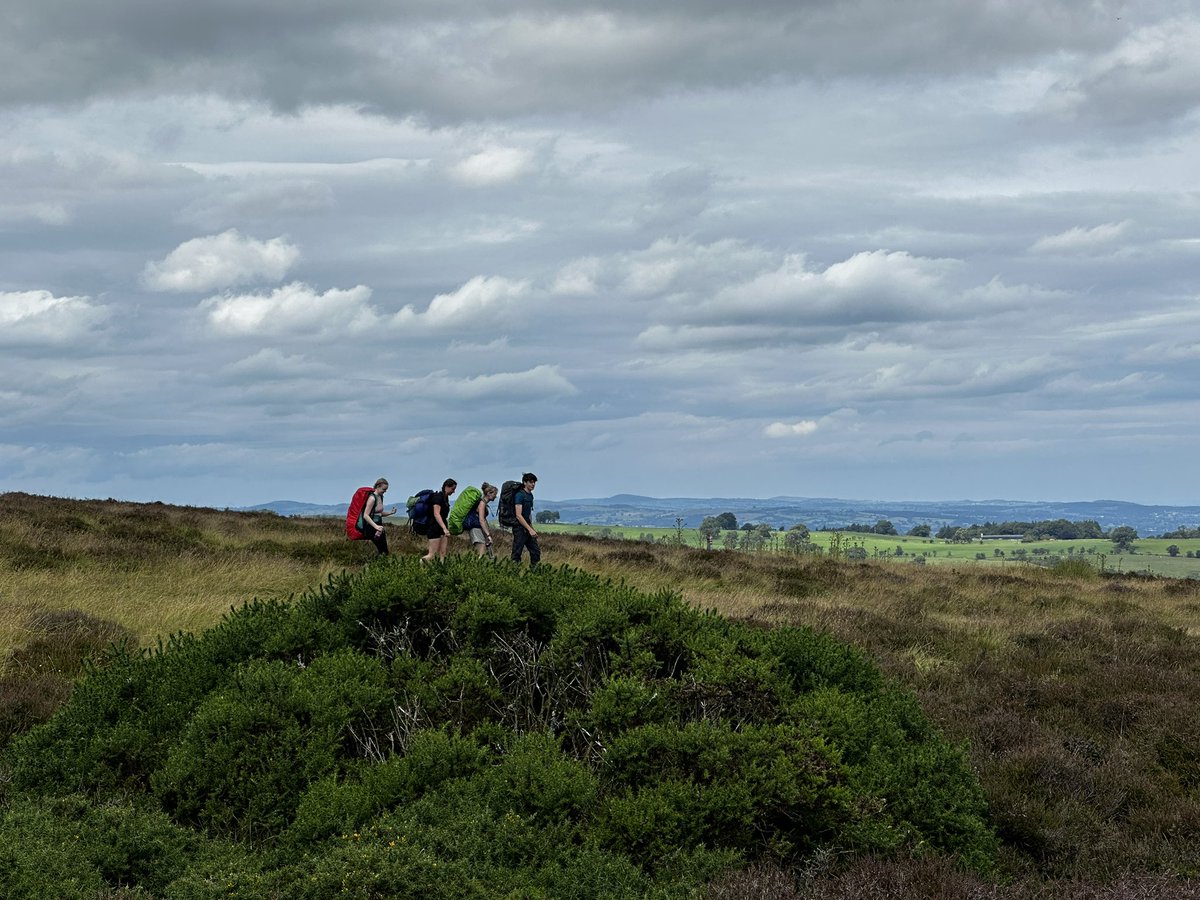 CAHS_DofE's tweet photo. Made it! - First few groups coming in now 👏🏼👏🏼👏🏼  @CastellAlun @DofE @WildsideExpeds #gold #expedition https://t.co/wbHidF3JVD