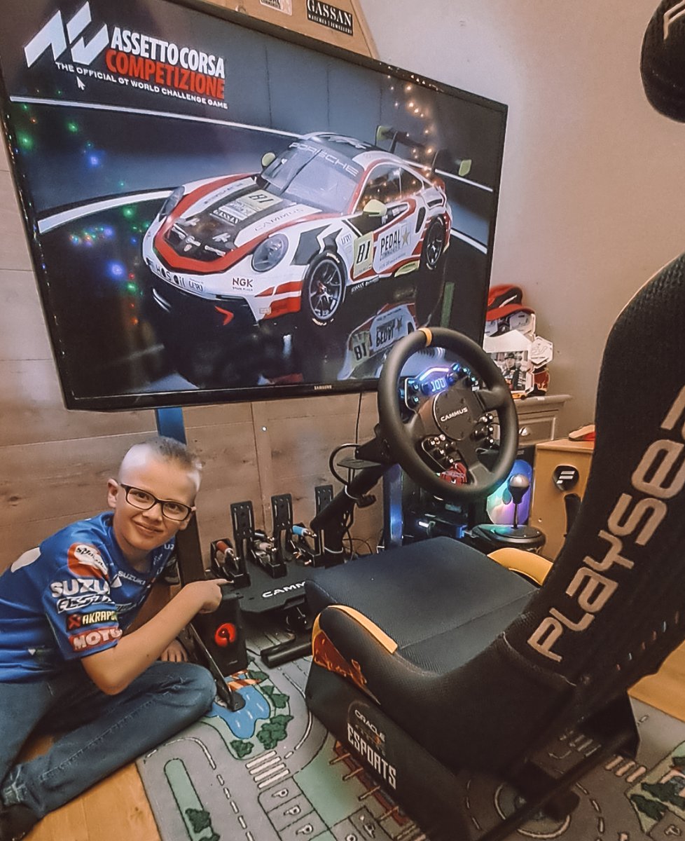 AdminByRequest's tweet photo. After illness, Jesse is back! He had his first training session, 90 laps at race pace, all within 0.200s of each other
In the virtual world, Jesse in the RCN Porsche Supercup at the Nürburgring got 2nd place in the Pro/Am class
#Karting #SupportingEmergingTalent #AdminByRequest https://t.co/pgm3z9DtUW