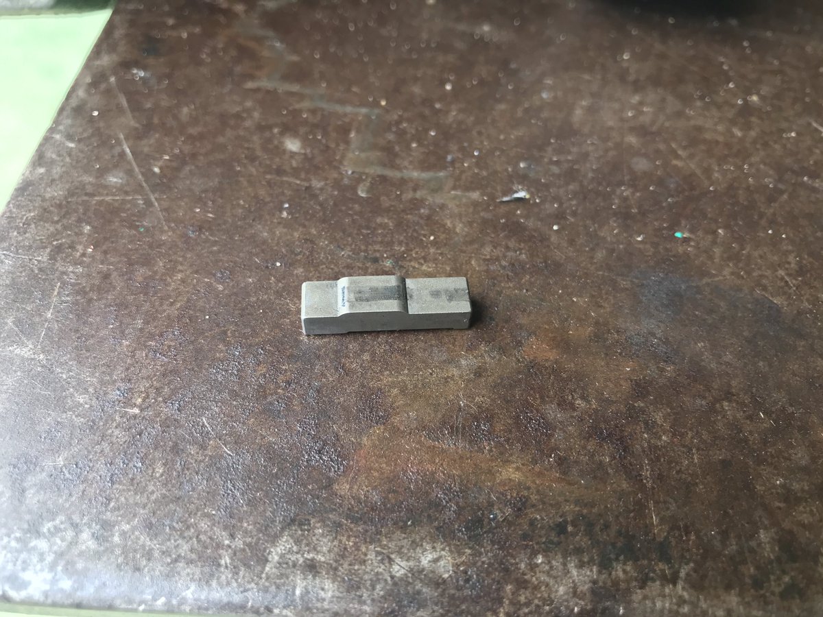 72ban's tweet photo. ハチロクのミッション、２速入りが悪くてオイル抜いたら、こんなのがマグネットに付いてた。 https://t.co/GtpqDq2vTc
