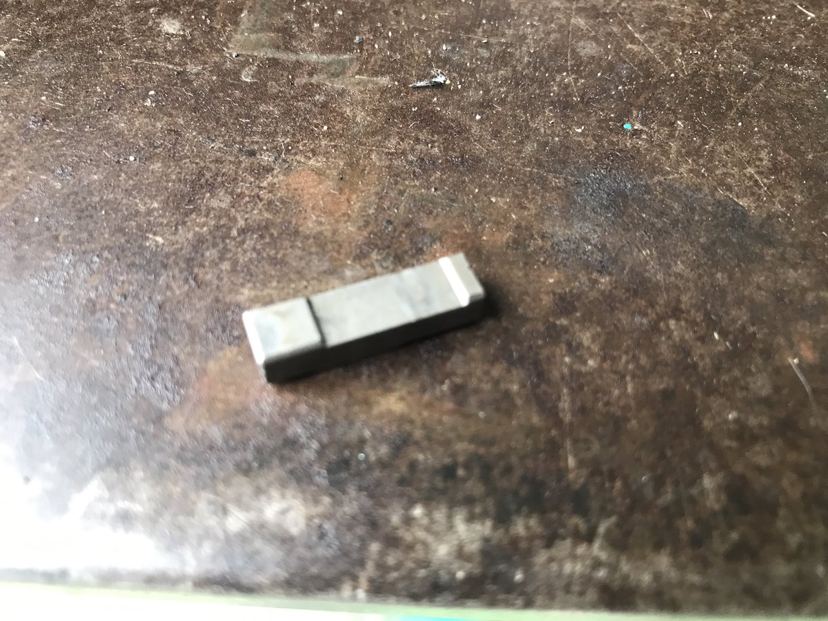 72ban's tweet photo. ハチロクのミッション、２速入りが悪くてオイル抜いたら、こんなのがマグネットに付いてた。 https://t.co/GtpqDq2vTc