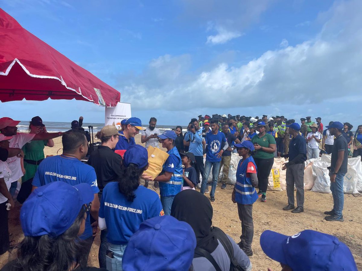 This morning the #EU Delegation to #SriLanka was very happy to join <a href="/SAHCom_Colombo/">South African High Commission Colombo</a> and <a href="/CleanOceanForc1/">Clean Ocean Force</a> in celebration of Nelson #MandelaDay2024, a great inspiration!