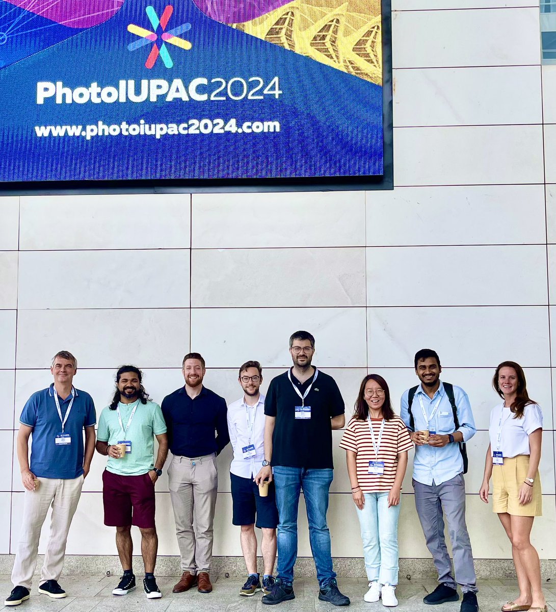 SudiptaSeth5's tweet image. @HofkensLab rocking at the @photoIUPAC2024 
Johan is impressing audience once again with his talk. Elke @DebroyeG shining her x- ray detector and we are imaging solar cells or creating optical matter - on stage!