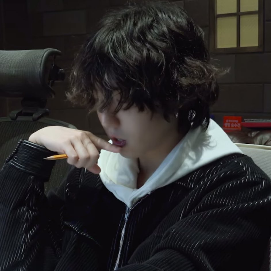 han jisung 💬 tweet media