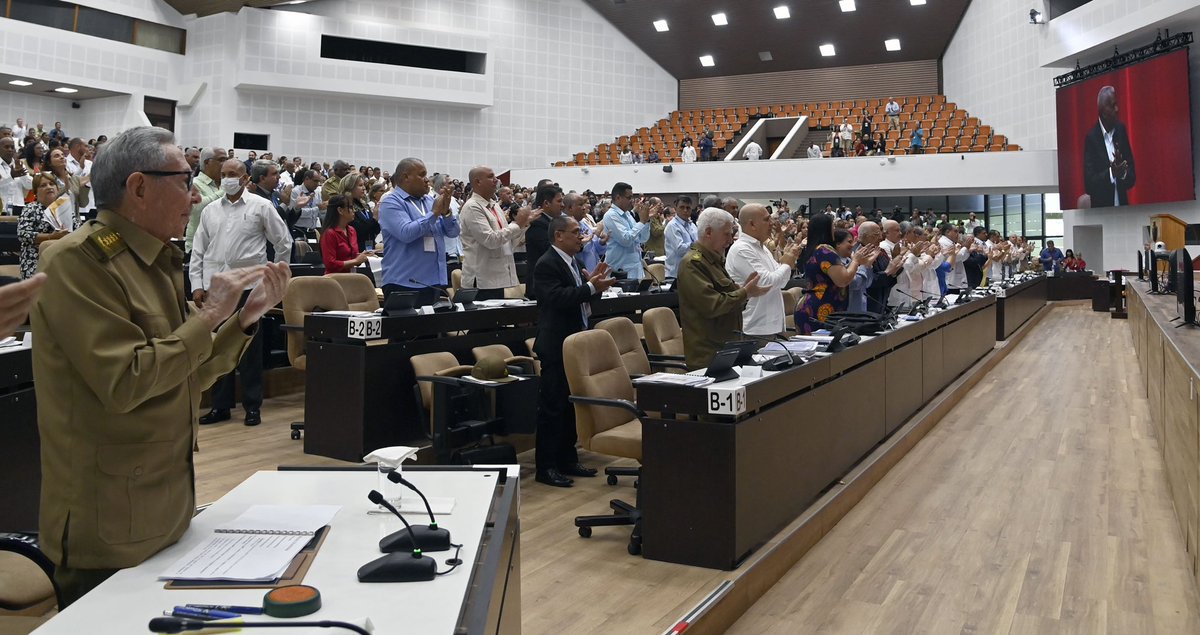 DrRobertoMOjeda's tweet image. Constituye una prioridad continuar brindando el debido aseguramiento político y comunicacional a las proyecciones del Gobierno, sobre las cuales el Primer Ministro brindó una detallada actualización. #PoderPopular