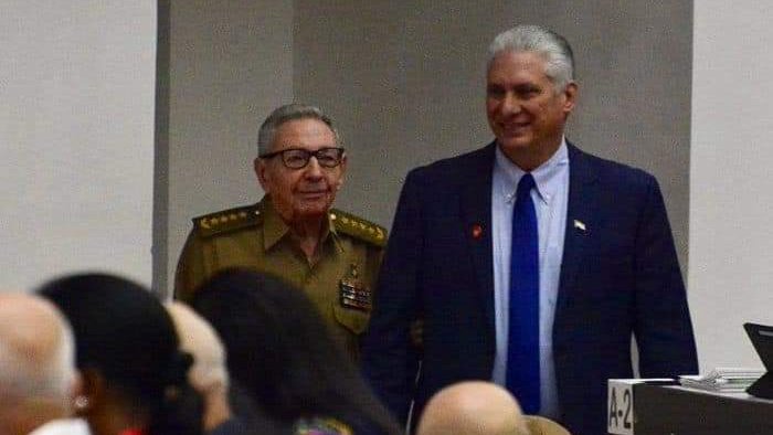 DrRobertoMOjeda's tweet image. Constituye una prioridad continuar brindando el debido aseguramiento político y comunicacional a las proyecciones del Gobierno, sobre las cuales el Primer Ministro brindó una detallada actualización. #PoderPopular