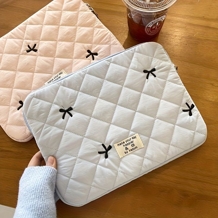 pretty laptop sleeve

— a thread