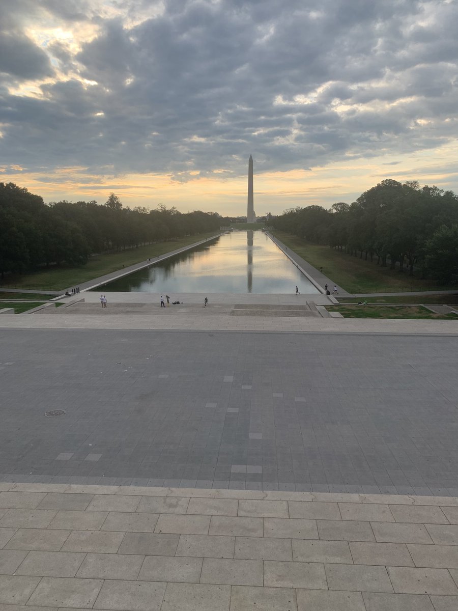 10NewsAarons's tweet photo. Up at sunrise to run with George and Abe! 🏃🏻🏃🏻‍♂️🏃🏻🏃🏻‍♂️#DC #CapitolHill #RuntheMall https://t.co/HStSRHA5n7