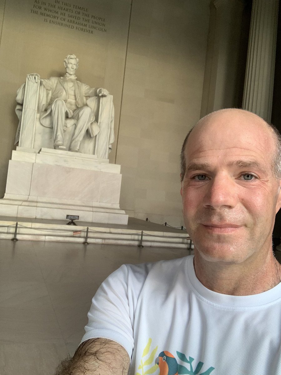 10NewsAarons's tweet photo. Up at sunrise to run with George and Abe! 🏃🏻🏃🏻‍♂️🏃🏻🏃🏻‍♂️#DC #CapitolHill #RuntheMall https://t.co/HStSRHA5n7