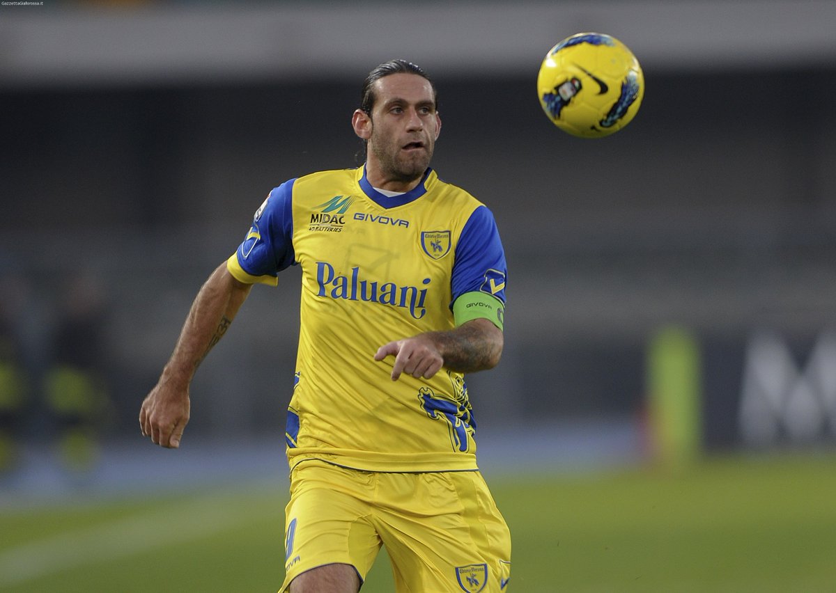 🇮🇹 - O ex-atacante Sergio Pellissier, que adquiriu a marca Chievo Verona e fez o gialloblù renascer, organizará uma partida comemorativa no Estádio Marcantonio Bentegodi com algumas antigas estrelas do clube, entre elas Luciano, Marazzina, Moscardelli, Sorrentino, entre outros.