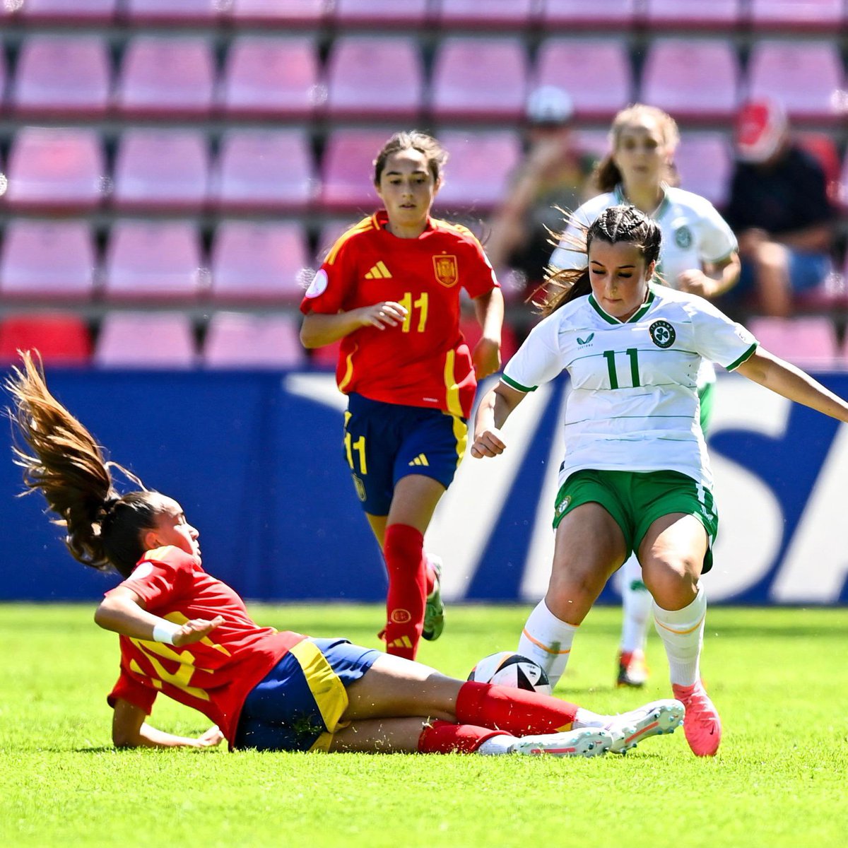 🇪🇸 Nueva cita de la <a href="/SEFutbolFem/">Selección Española Femenina de Fútbol</a> 

🇳🇱 - 🇪🇸 || ⏱️ 17:00h 

🐸 Mucha suerte <a href="/danielaarquess/">DANIELA ARQUES</a> y <a href="/NuriaEscoms23/">Nuria Escoms Garcia</a> 

#U19WERO