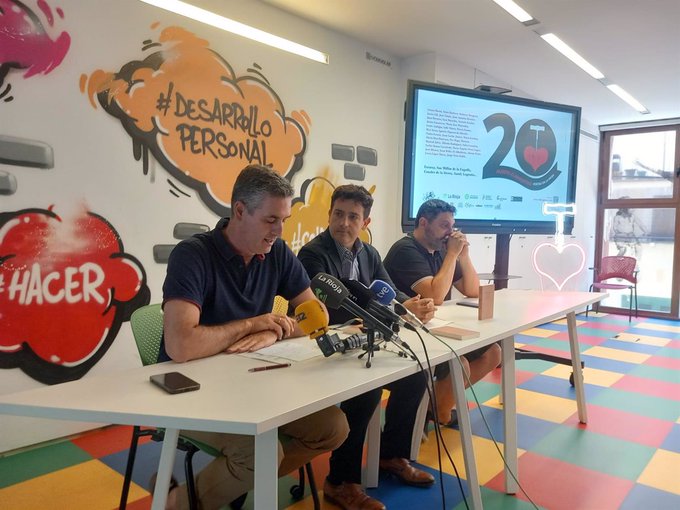 4deAgosto1's tweet photo. La XX edición de ‘Agosto Clandestino. Poetas en La Rioja’ se consolida como una referencia ineludible de la poesía en el verano español

Programa: https://t.co/uafmTF2FC4 https://t.co/QwQ411aU8n