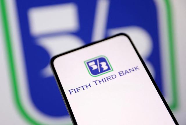 RiskBusines's tweet photo. CFPB takes action against Fifth Third for wrongfully triggering auto repossessions and opening fake

via @CFPB 
#retailbanking #bank #banking #riskmanagement #risk 
https://t.co/Ptzmm6jCCz https://t.co/dtLXt78K8E