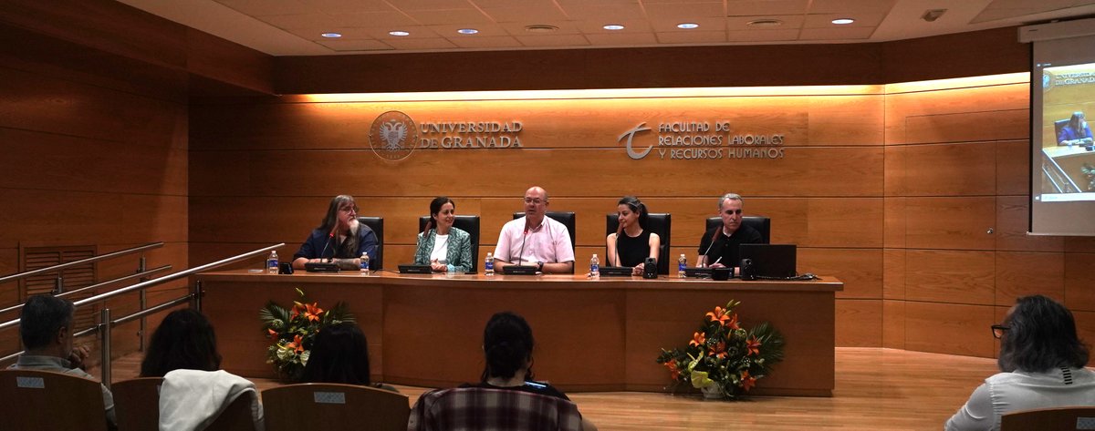 Frikilosofia1's tweet photo. 😍 IV JORNADAS SOBRE EL PODCAST en la @universidaddegranada
@daniel__arias, @HabeisG , @ElAgoradeLivia y @Frikilosofia1 🎙️. 🌟

#Frikilosofía #ProgramaEnDirecto #Podcast #UniversidadGranada #FrikisAlPoder #envivo #habeiscerraelgas #UniversidadDeGranada #comunicacion https://t.co/eAXxYQhqk3