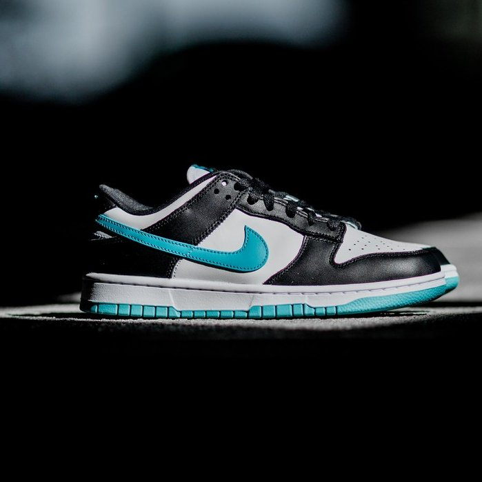 ナイキ ダンク ロー レトロ “ホワイト/ダスティカクタス″ (NIKE DUNK