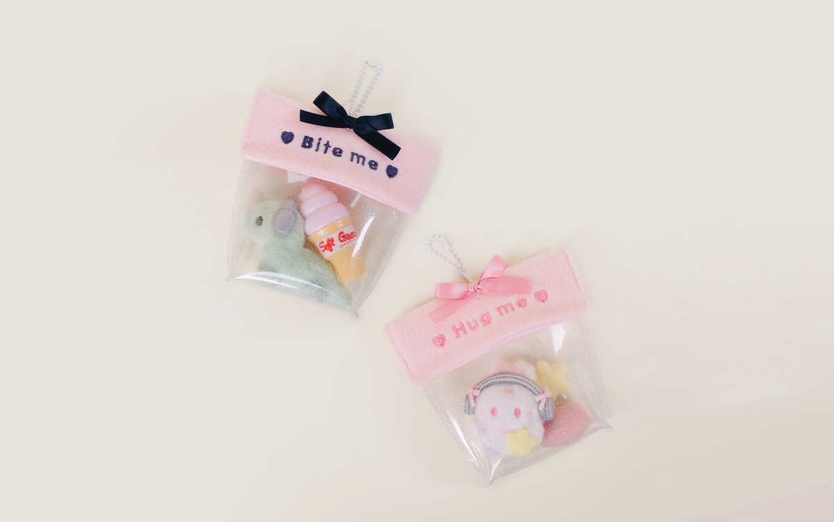 RT+팔로우 추첨 멜둥이를 드려요 🌷 
✨7월 21일 마켓 오픈 ✨

저녁 7시부터 저녁 10시 사이에 주문 받습니다 :) 
(선착순 X, 홈페이지 회원가입 필수)

♡ 브루키
♥︎ 멜팅미모어 미니 투명 파우치
♡ 크렘베베 서있는 아기 쥐
♥︎ 케구르르
♡ 크렘베베 아기 다람쥐들
♥︎ 굿나잇 문 쿠션
♡